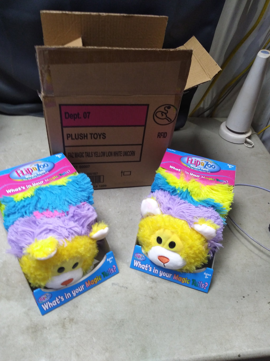 Magic Tails Lot of 2 Yellow Lion / White Unicorn